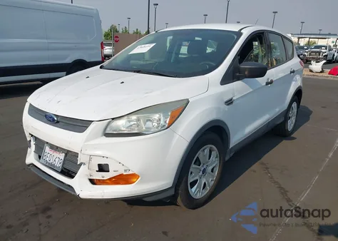 2015 Ford Escape S z USA, uszkodzony, nr VIN 1FMCU0F71FUB81421